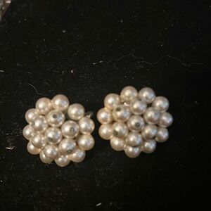 Classic faux pearl clip on earrings